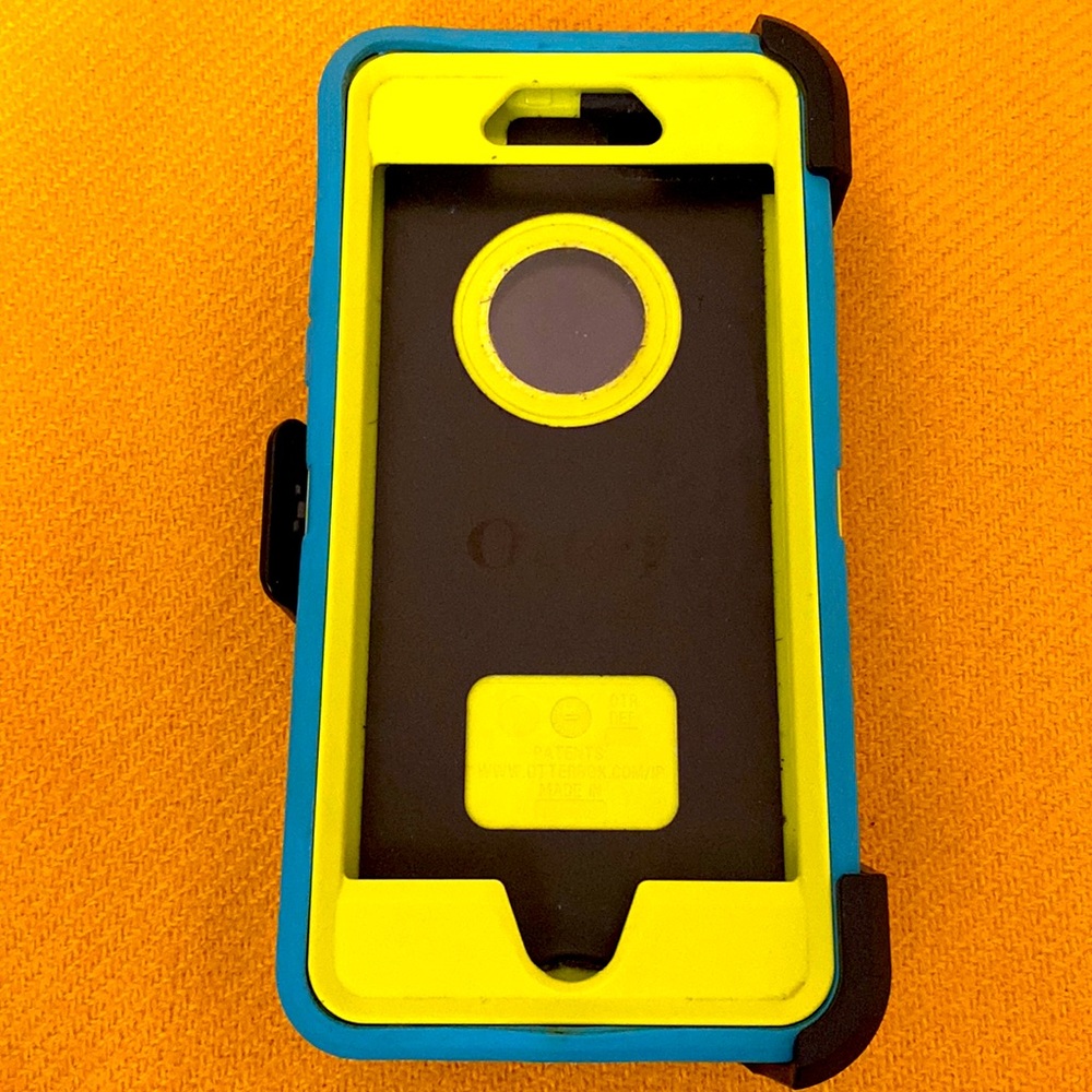 ONLY ONE! OtterBox Defender Cell Phone Case